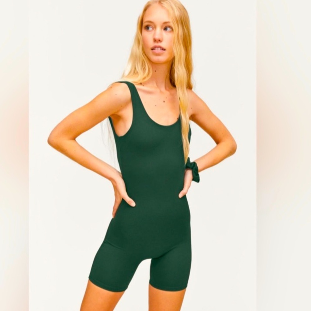 Girlfriend Collective Bike Onsie. Size: Medium. Excellent condition 💚